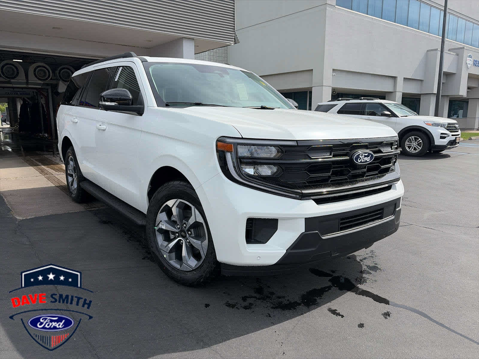New 2027 Ford Expedition Active AWD/4WD image 2