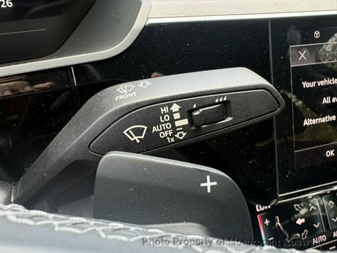 Used 2022 Audi e-tron Premium w/ Convenience Plus Package AWD/4WD image 19