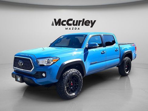 Used 2019 Toyota Tacoma TRD Off-Road w/ TRD Premium Off Road Package AWD/4WD image 3