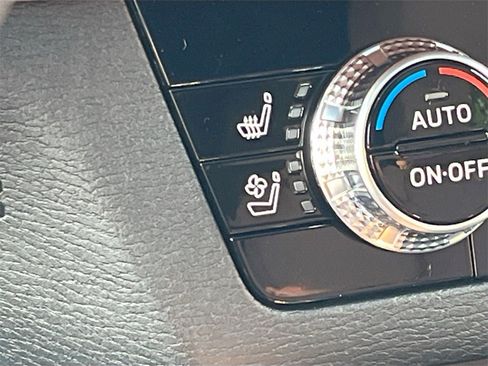 New 2025 Mitsubishi Outlander SEL image 21