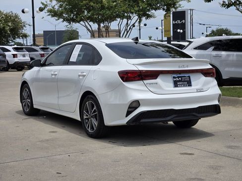 Certified 2023 Kia Forte LXS FWD image 3