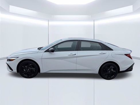 Certified 2026 Hyundai Elantra SEL FWD image 7