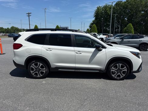 Used 2025 Subaru Ascent Limited w/ Popular Package #2 AWD/4WD image 8