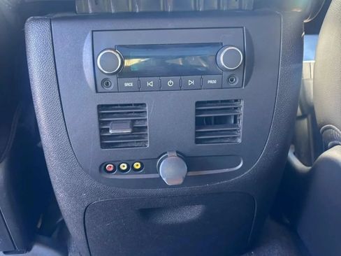 Used 2011 Chevrolet Avalanche LTZ AWD/4WD image 12