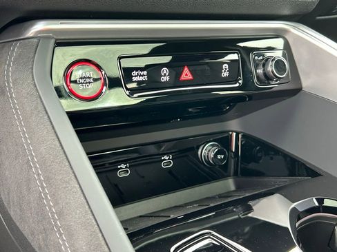 New 2025 Audi SQ5 Premium Plus image 29