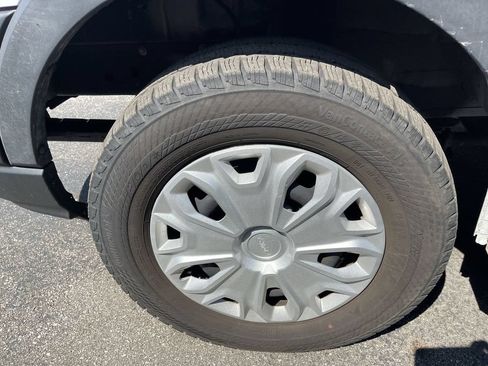 Used 2025 Ford Transit 250 Low Roof w/ Exterior Upgrade Package RWD image 2