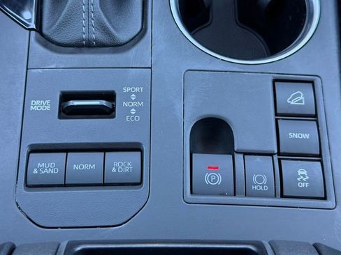 Certified 2024 Toyota Highlander XLE AWD/4WD image 38