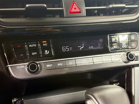Used 2024 Kia Seltos S FWD image 17