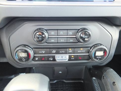 Used 2024 Ford Bronco Raptor w/ Interior Carbon Fiber Pack 6 AWD/4WD image 35