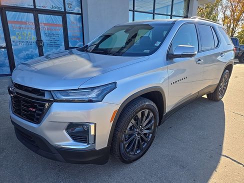 Used 2022 Chevrolet Traverse RS w/ LPO, Floor Liner Package image 2