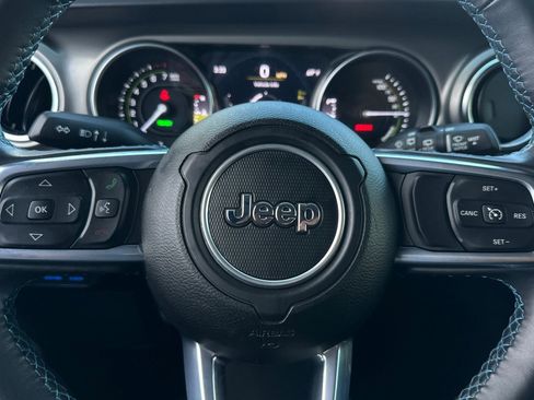 Used 2022 Jeep Wrangler Unlimited Rubicon 4xe image 14