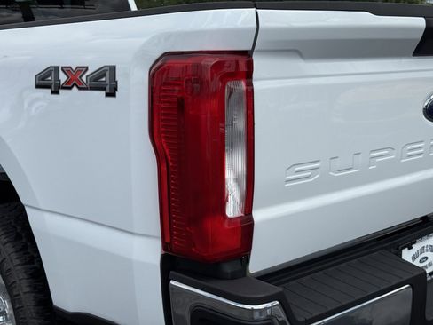 Used 2024 Ford F250 XLT AWD/4WD image 8