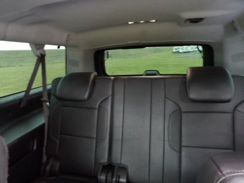 Used 2018 Chevrolet Suburban Premier AWD/4WD image 8