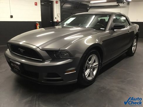 Used 2014 Ford Mustang Convertible image 16