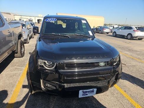 Used 2023 Land Rover Defender 110 X-Dynamic SE image 2