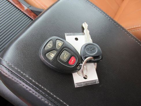 Used 2014 Chevrolet Traverse LTZ image 35