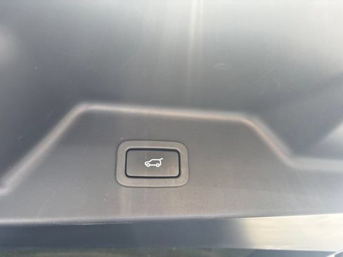 Used 2017 Land Rover Range Rover HSE AWD/4WD image 13