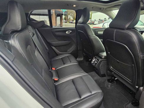 Certified 2025 Volvo XC40 B5 Core w/ Protection Package Premier image 13