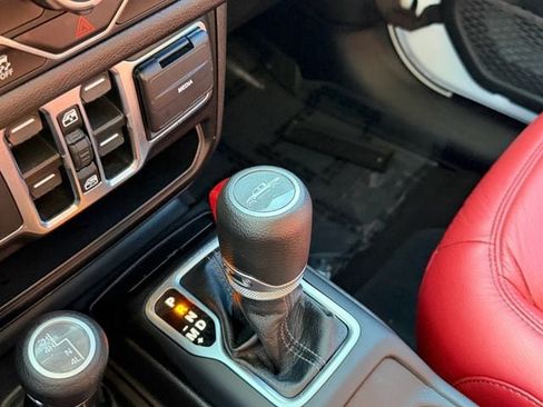 Used 2025 Jeep Gladiator Sport AWD/4WD image 26