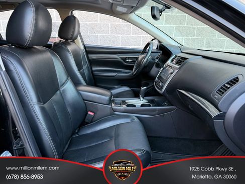 Used 2017 Nissan Altima 2.5 SL w/ 2.5 Technology Package FWD image 18
