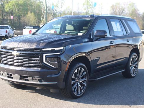 Used 2025 Chevrolet Tahoe High Country w/ Sun And Tow Package AWD/4WD image 3