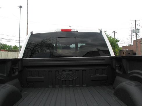Used 2019 Ford F150 Lariat w/ Equipment Group 502A Luxury AWD/4WD image 9