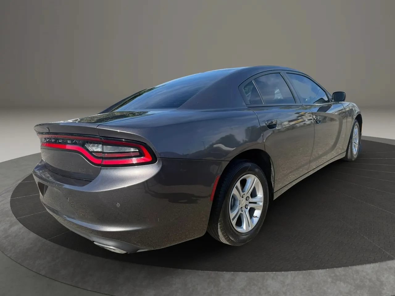 Used 2021 Dodge Charger SXT w/ Leather Interior Group RWD image 5