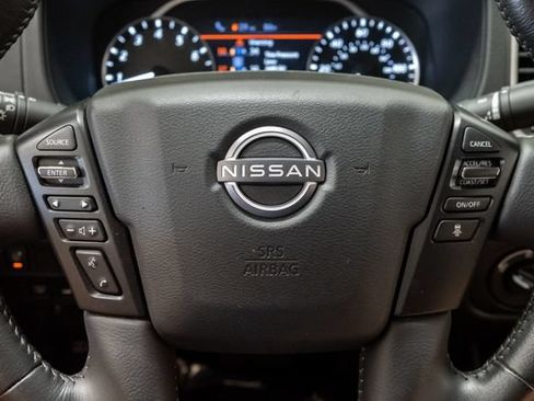 Used 2022 Nissan Frontier SV AWD/4WD image 12