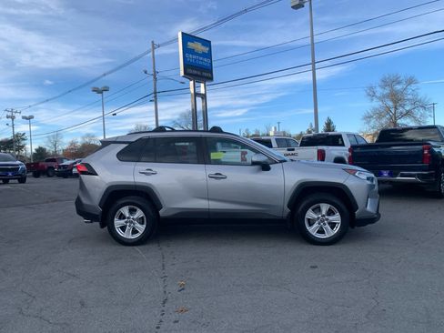 Used 2019 Toyota RAV4 XLE image 7