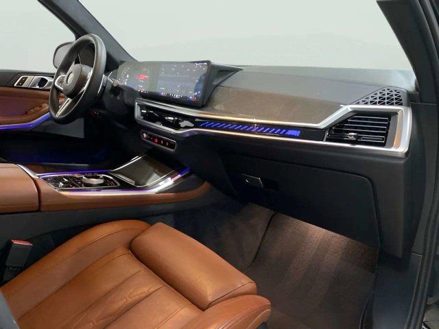 Used 2024 BMW X7 M60i w/ Executive Package AWD/4WD image 25