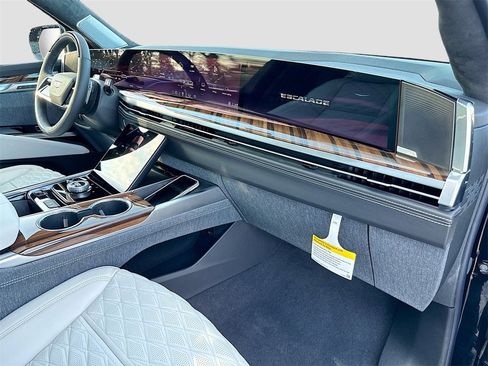 New 2026 Cadillac Escalade Platinum Sport w/ LPO, ONYX Package image 33