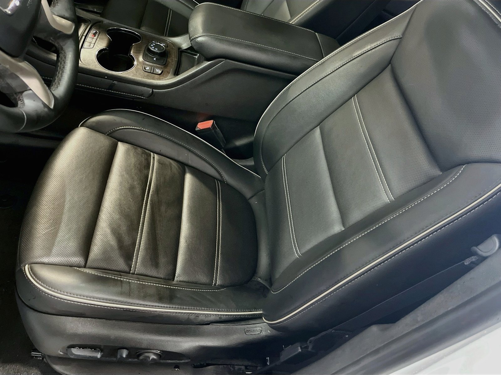 Used 2023 GMC Acadia AT4 w/ Preferred Package AWD/4WD image 20