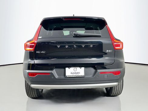Used 2023 Volvo XC40 B5 Plus w/ Protection Package Premier image 7