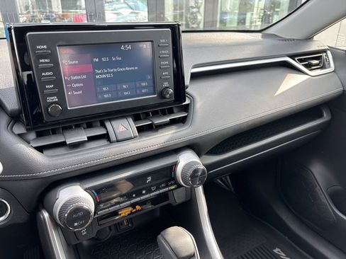 Used 2019 Toyota RAV4 XLE AWD/4WD image 20