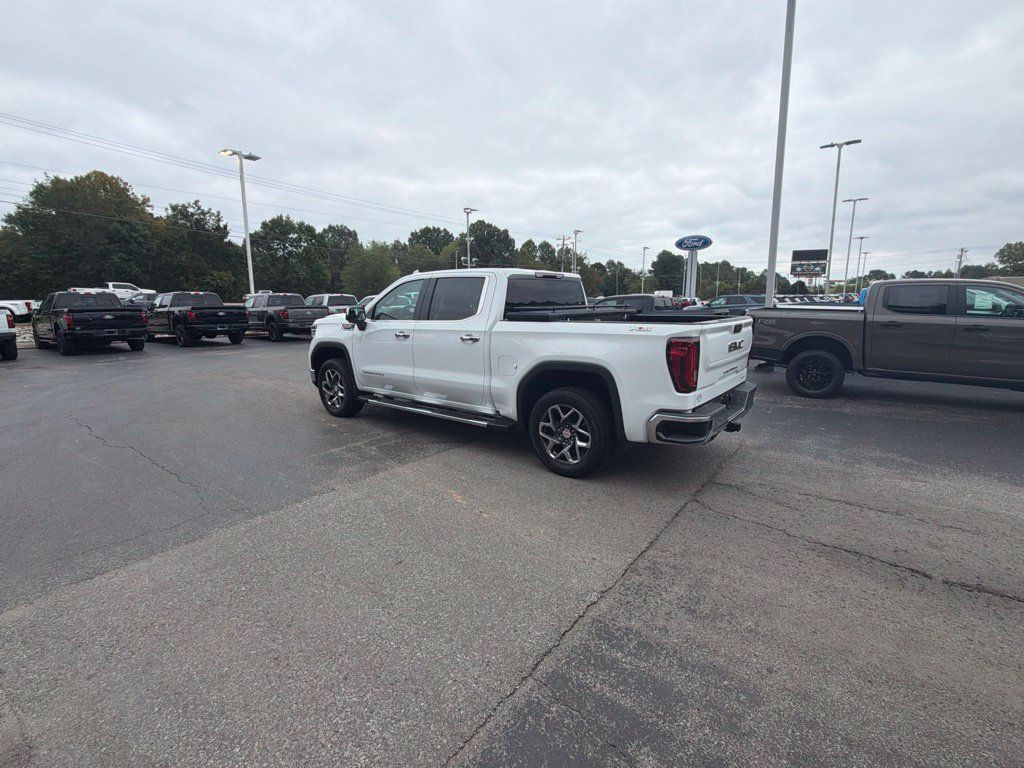 Used 2023 GMC Sierra 1500 SLT w/ SLT Premium Package AWD/4WD image 5