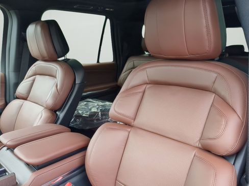 New 2026 Lincoln Navigator L Reserve AWD/4WD image 10