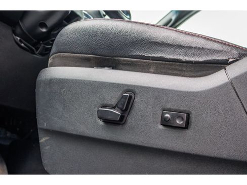 Used 2017 Dodge Grand Caravan GT FWD image 18