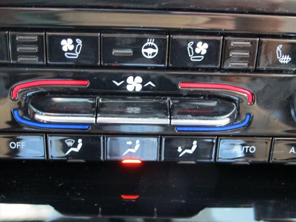 Used 2022 Jeep Grand Cherokee L Summit AWD/4WD image 18