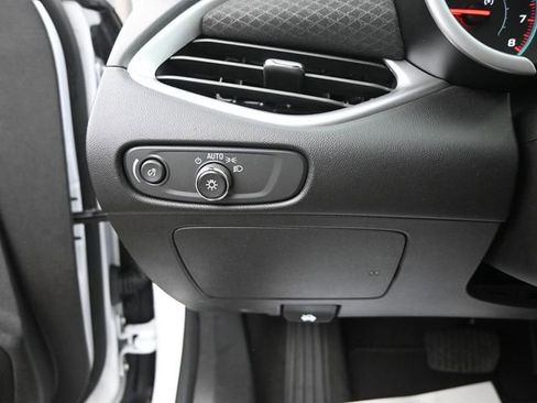 Used 2024 Chevrolet Malibu LT FWD image 17