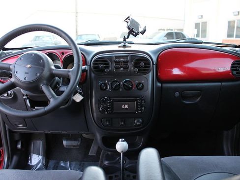 Used 2004 Chrysler PT Cruiser Limited FWD image 35