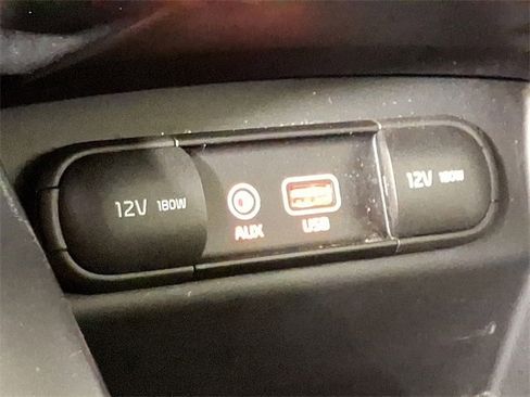 Used 2020 Kia Sorento LX image 22