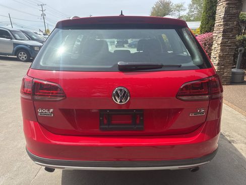 Used 2017 Volkswagen Golf Alltrack S AWD/4WD image 4