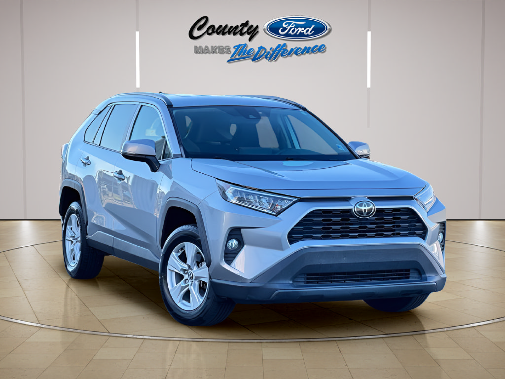 Used 2020 Toyota RAV4 XLE FWD image 1