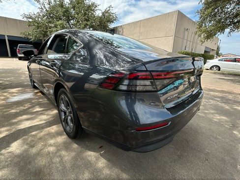Used 2023 Honda Accord EX image 9