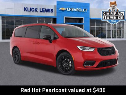 Used 2025 Chrysler Pacifica Limited