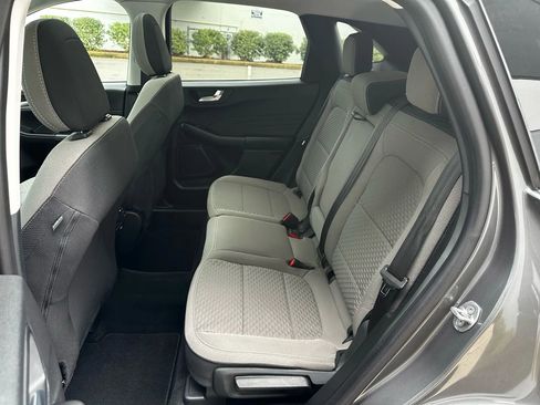 Used 2021 Ford Escape SE w/ SE Sport Appearance Package image 18