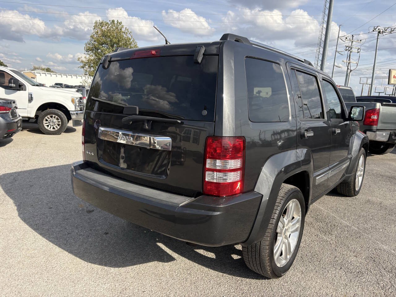 Used 2011 Jeep Liberty Sport AWD/4WD image 8