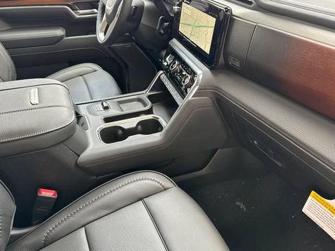 New 2026 GMC Sierra 2500 Denali w/ Denali Reserve Package image 17