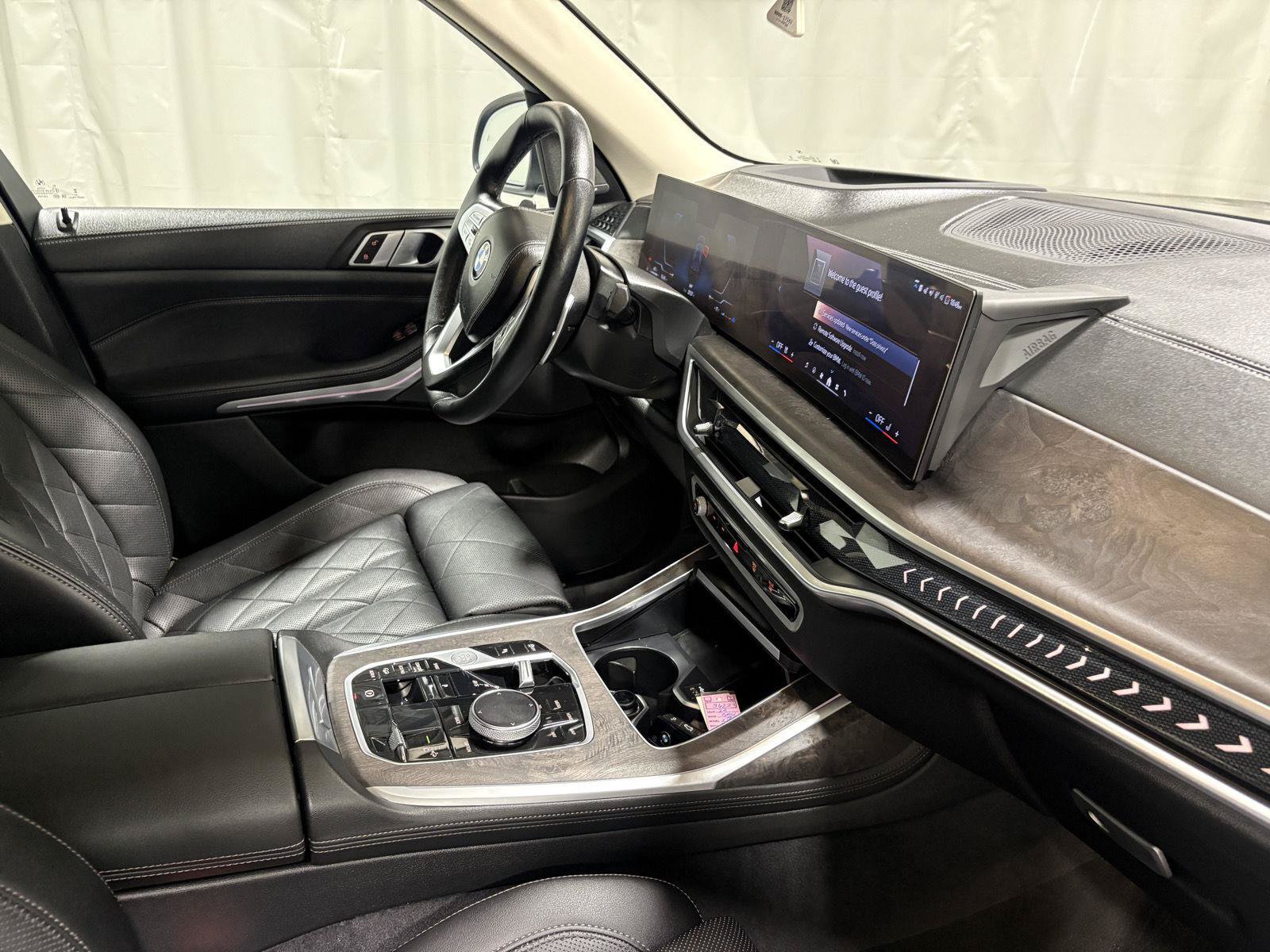 Used 2024 BMW X7 xDrive40i w/ Premium Package AWD/4WD image 7