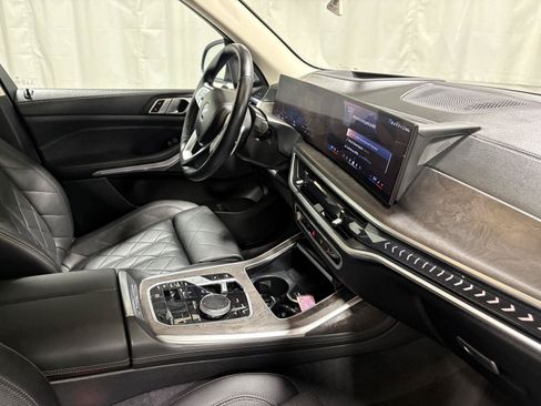 Used 2024 BMW X7 xDrive40i w/ Premium Package AWD/4WD image 7
